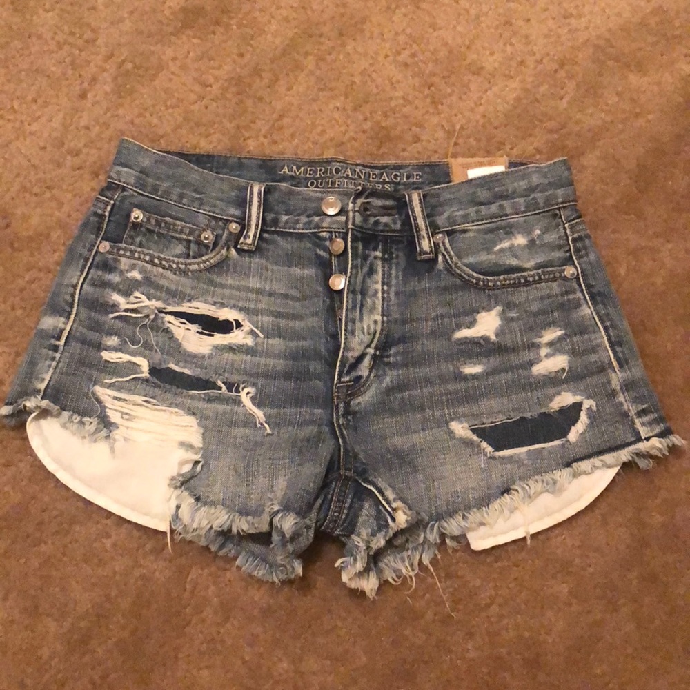 American Eagle Jean Shorts! Size 2 - Picture 1 of 3